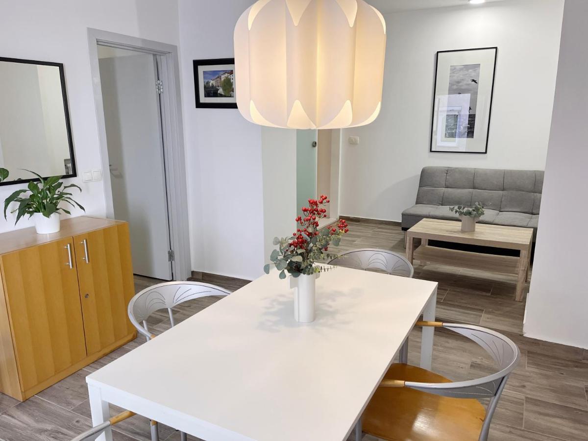 Renovated City Center Apt End Of Sept 23 Apartment